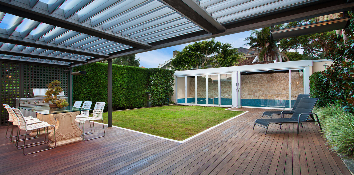 Quelles options choisir pour votre pergola en kit ?